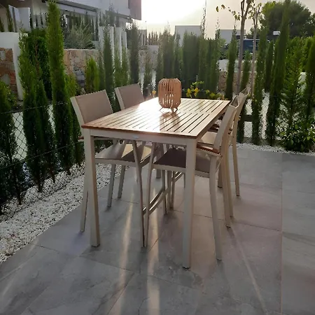 Balcon De La Laguna, Ground Floor Apt, Stunning Garden, Pools - By Oyoostays *