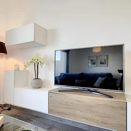 Balcon De La Laguna Ground Floor 3 Bedroom - By Oyoostays Torrevieja