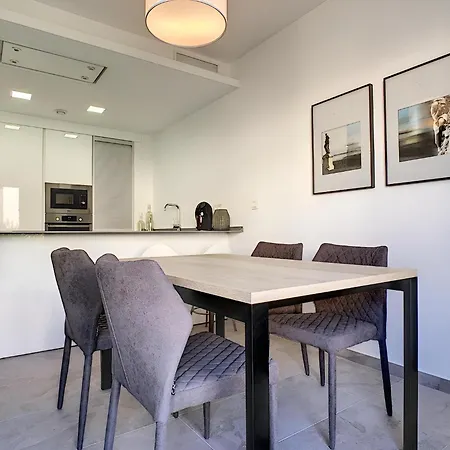 Balcon De La Laguna, Ground Floor Apt, Stunning Garden, Pools - By Oyoostays Torrevieja