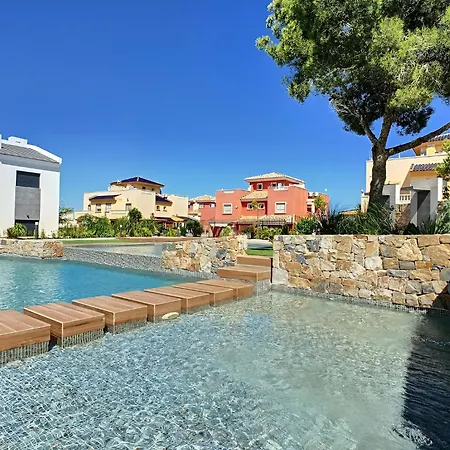 Apartmán Balcon De La Laguna, Ground Floor Apt, Stunning Garden, Pools - By Oyoostays Torrevieja